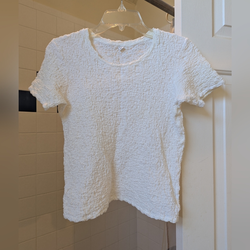 NWOT Uniqlo off white short sleeve shirring textured t-shirt top Size M